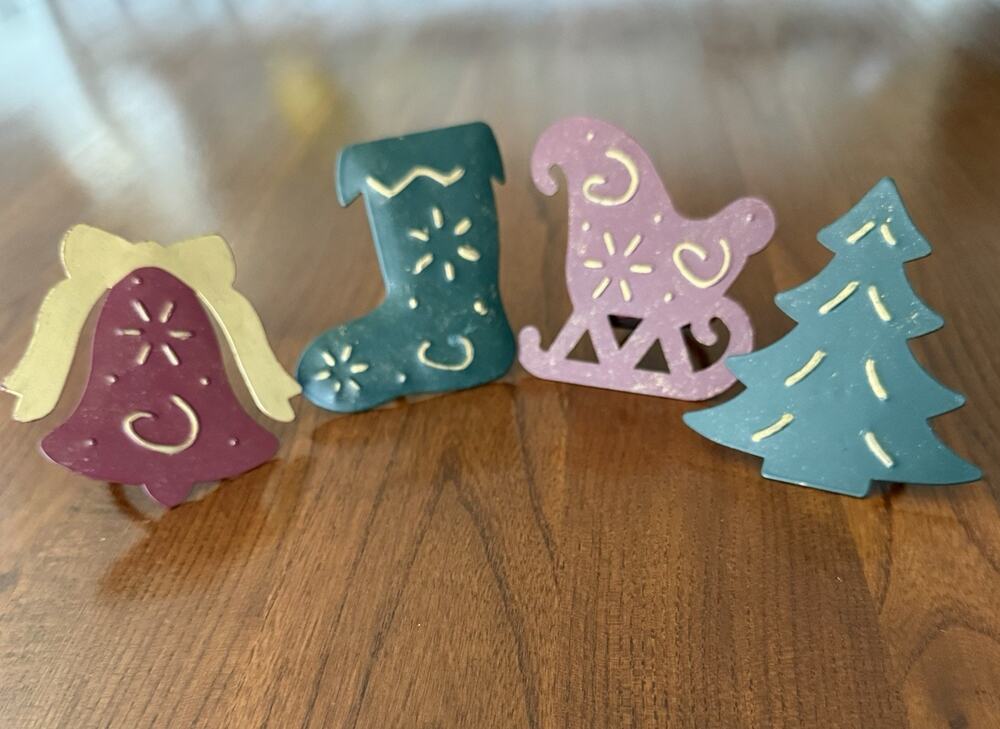 Set of 4 Christmas Metal Napkin Rings Holder Holiday Decoration